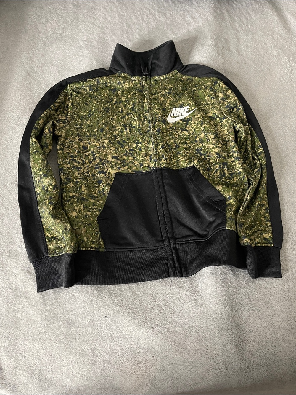 Nike Kids Green Camo Full-Zip Hoodie with Black Panels